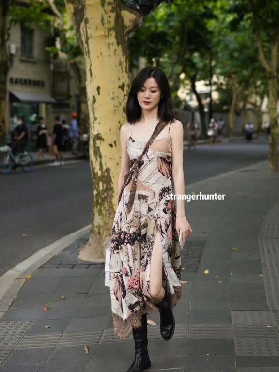 夏日穿搭如何美成“风景”?跟着上海街拍学搭配,轻松美出新高度