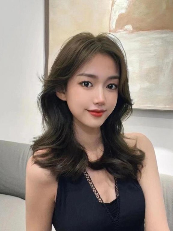 今秋别留黑长直了，试试这“4种”气质发型，减龄还显脸小