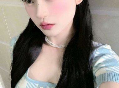 跑步机上边跑边顶 女教练的花样可真多
