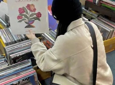 开学第一天被老爸弄了 和自己的爸爸发生了这件事怎么办