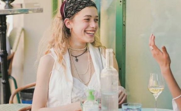 无滤镜的巴黎街拍:大街上每个女人都美得很真实