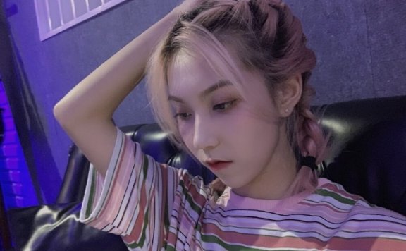 舒一灵哪里人 美女明星舒一灵休闲生活照