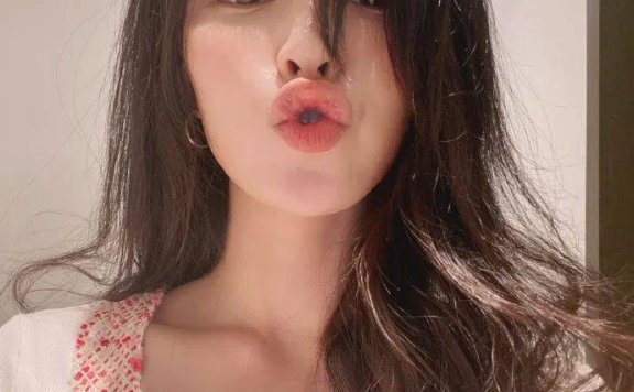 文咏珊晒靓丽卖萌写真！笑容甜美让人心动