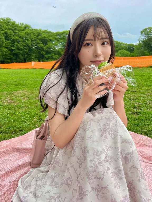 美人痣加可爱酒粒 丰腴美女竹内花