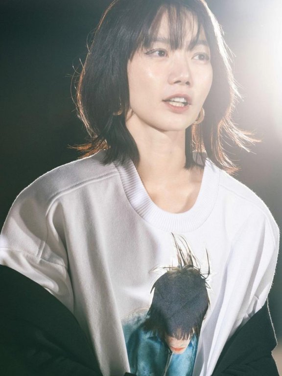 今年秋冬要当个个性少女还是知性女子?来看2022秋冬发型趋势