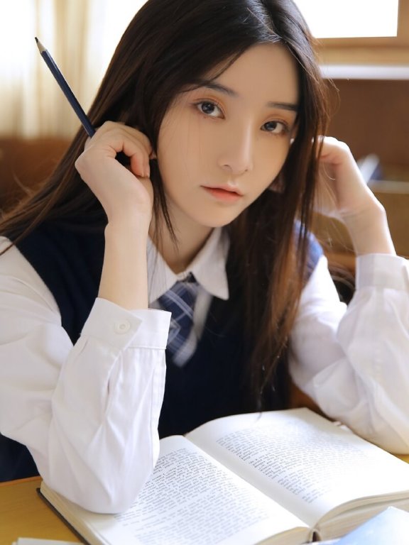 长发美女校花学生制服清新甜美室内图片写真