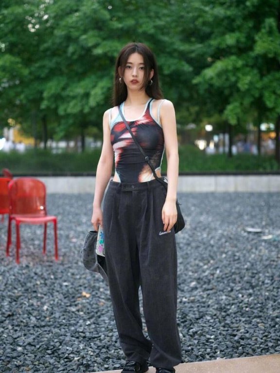 杭州街拍美到国外!无P图无滤镜,仅凭穿衣打扮就赢了