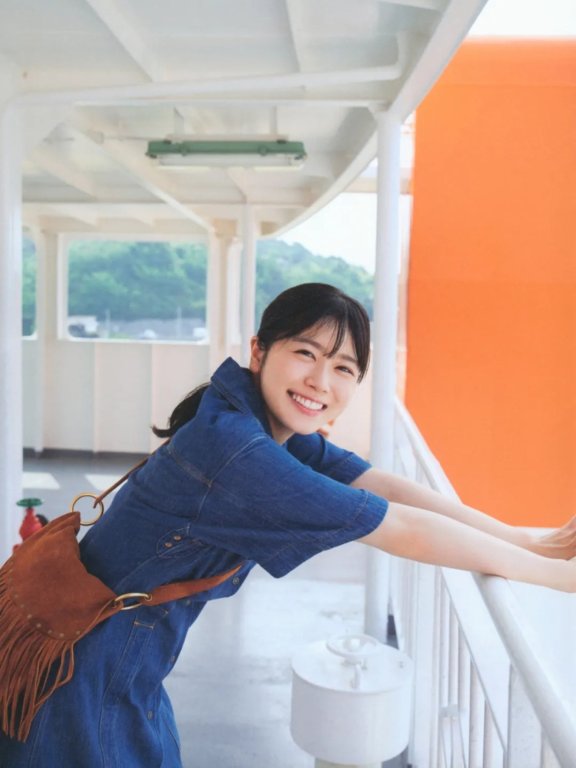 日向坂46成员 丹生明里1st写真集「やさしい関係」