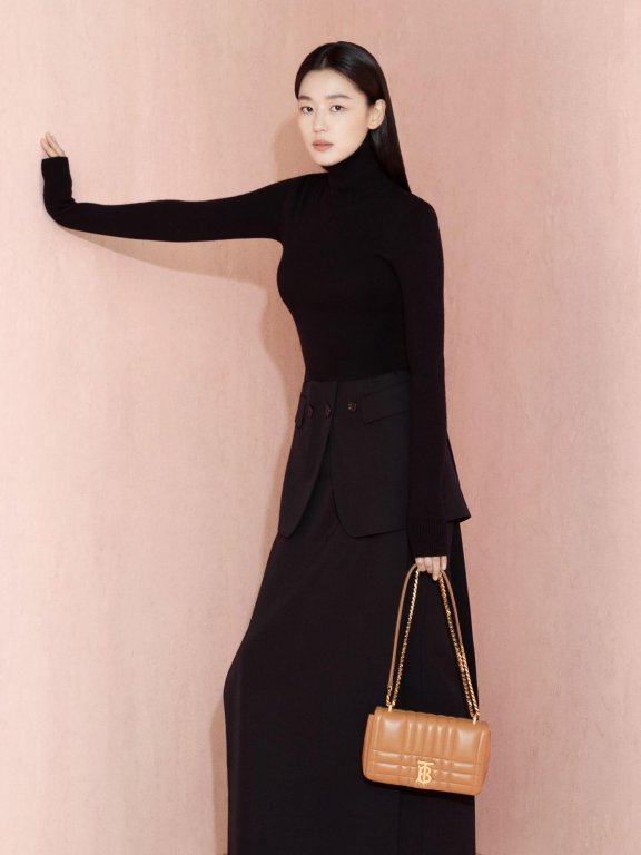 Burberry宣布全智贤成新任品牌形象大使,气质和品牌太相符了!