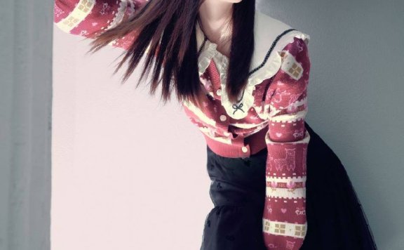 李沁《瑞丽》写真大秀白嫩长腿!大美腿美得让人窒息