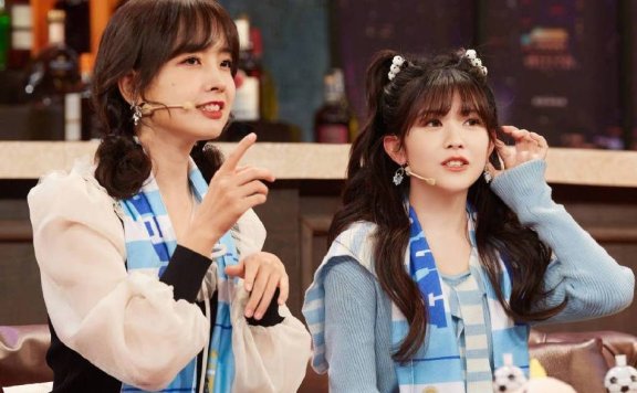 王冰冰赖美云同框笑容超甜!两大靓妹网友直呼好养眼