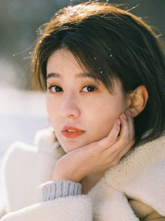 乔欣雪地少女感写真靓丽多姿!元气少女感美的让人心动