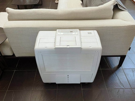 谁会花两万块买台家用加湿器?疯了吧!呃……是我自己