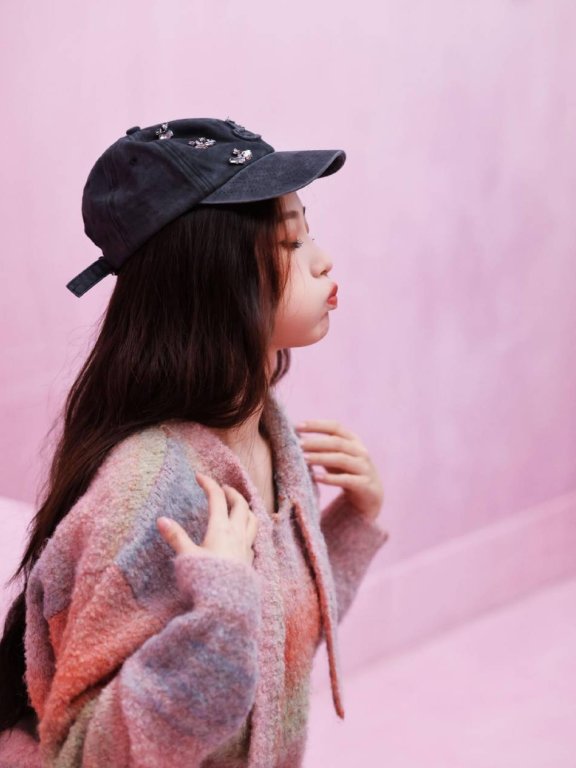 虞书欣写真大秀小蛮腰！肤白貌美大长腿太迷人