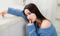 长期缺爱的女人会有什么样的表现(六大表现)