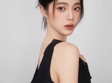 欧阳娜娜是如何红起来的（有颜值有才华努力家里条件还好）