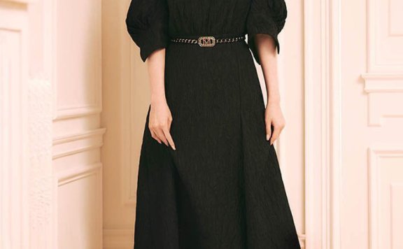 重回优雅风格：宋慧乔为服饰品牌拍摄春季时尚照片