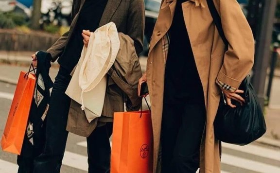 巴黎街拍:只看一眼就心动的春季穿搭,自然真实还接地气