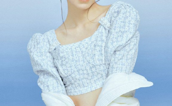 黄梦莹靓丽写真大秀小蛮腰!肤白貌美性感美艳