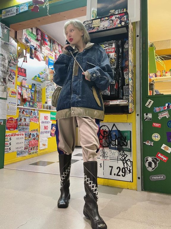 2023年泫雅色彩缤纷的私服穿搭,让人看了心情就变好