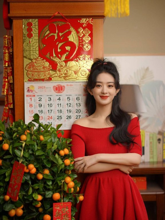 赵丽颖穿露肩红衣靓丽俏皮!雪肤玉貌美得让人窒息