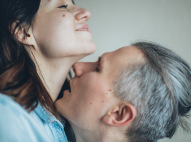 为什么有些女的喜欢被打屁股，为什么被打屁股会有性唤起