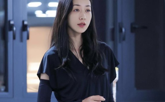 韩雪素颜也很好看,上T恤搭配牛仔裤清爽如少女