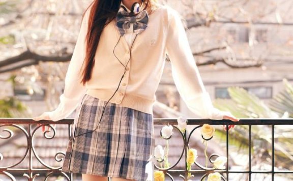 鞠婧祎纯欲校园风写真！清丽脱俗美得让人心动