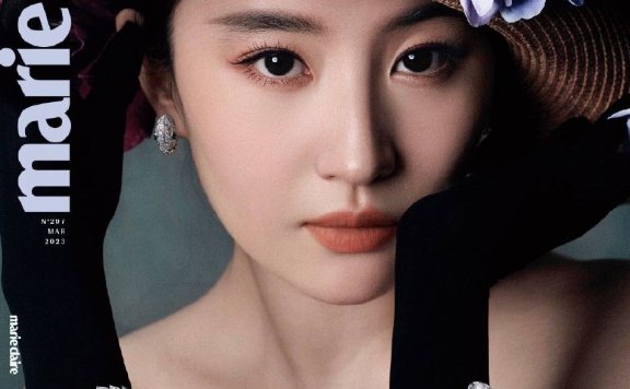 刘亦菲春季时尚写真:清新纯美与性感并存,完美展现曼妙身材