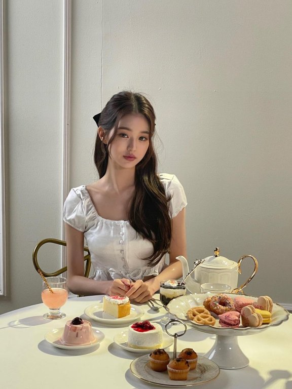 又到戴蝴蝶结发饰的时候,Lisa、张员瑛也喜爱戴!