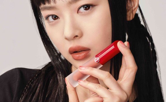 18岁美女取代舒淇!NewJeans Hanni曝光最爱亚曼尼色号