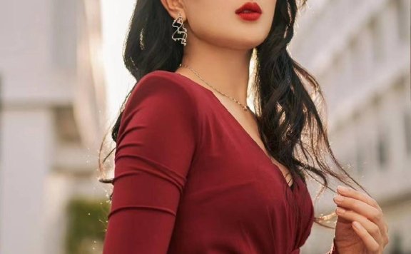 马苏红衣写真照片超妩媚!红唇黑发性感身材太美艳