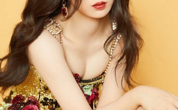 虞书欣写真露事业线娇艳欲滴!肤白貌美太性感火辣