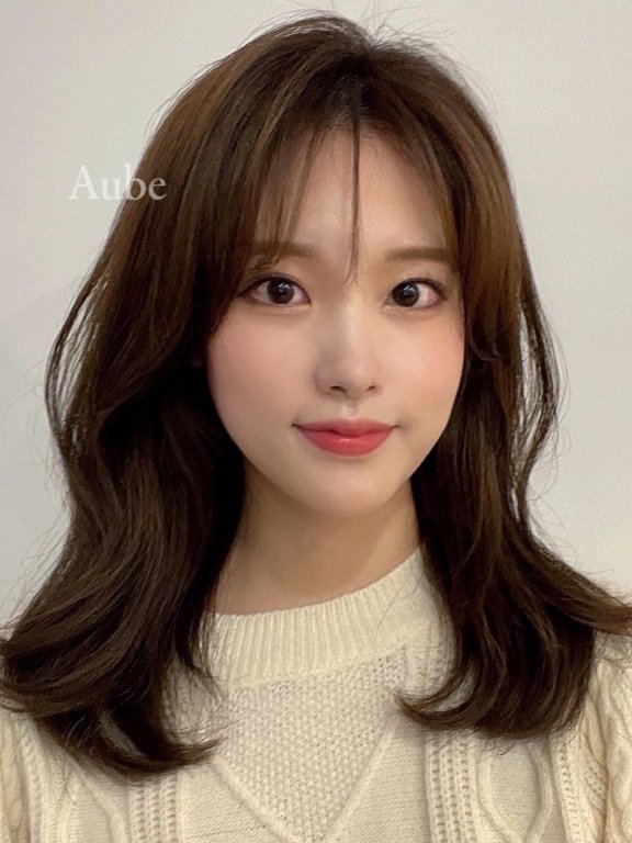 2023年10款中长发造型盘点！及肩层次超轻盈、锁骨发长最修饰⋯换发型必看