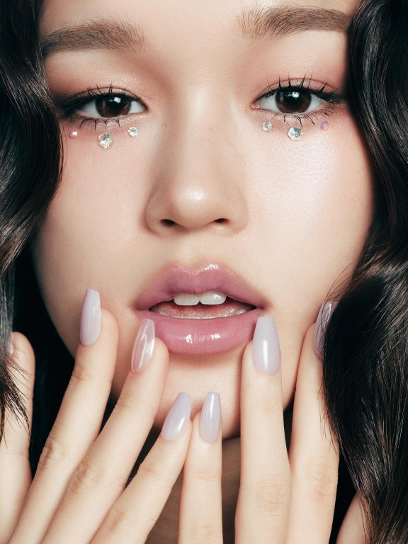 从韩系小姐姐妆容到人气YouTuber自创品牌，看看这些韩国新兴彩妆品牌