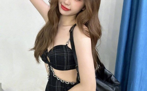 虞书欣靓丽写真大秀傲人事业线!魔鬼身材性感火辣太迷人