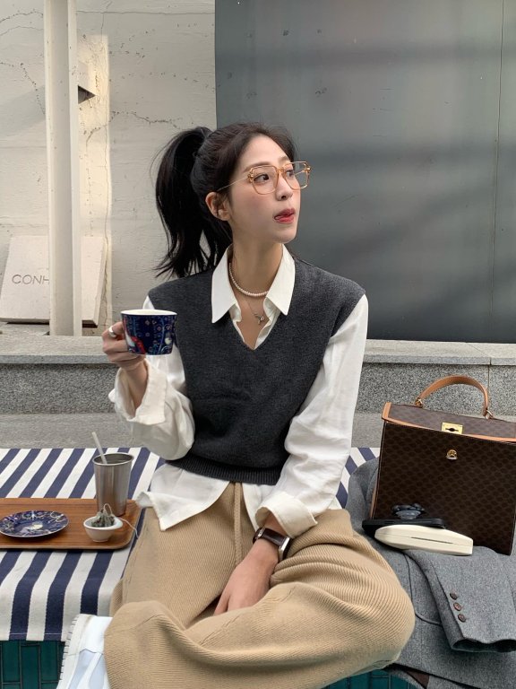 会穿还会拍！这位韩国氛围感女生不经意的照片更能吸引你