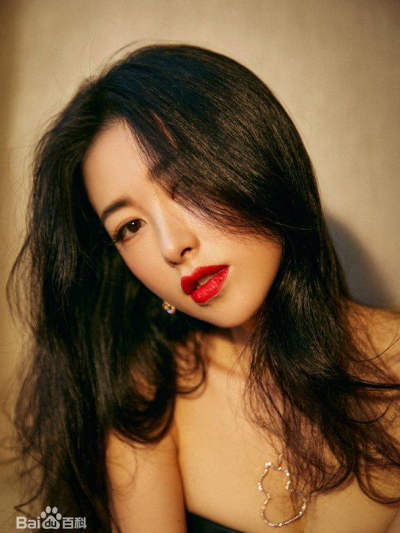 朱珠穿绿衣写真大秀S曲线身材!性感妩媚展现成熟女人味