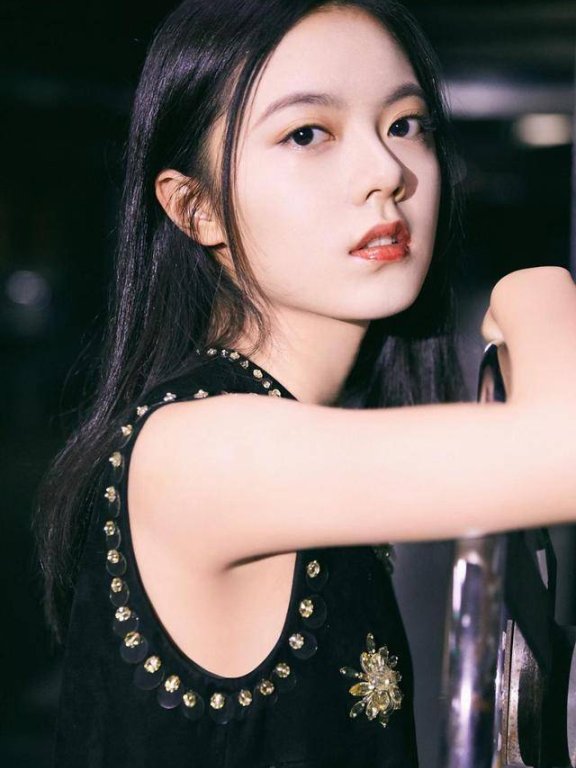 赵今麦越来越成熟靓丽!大长腿性感撩人太美了