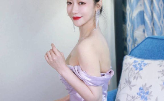 陈紫函穿紫色抹胸长裙露出事业线!魔鬼身材太性感火辣