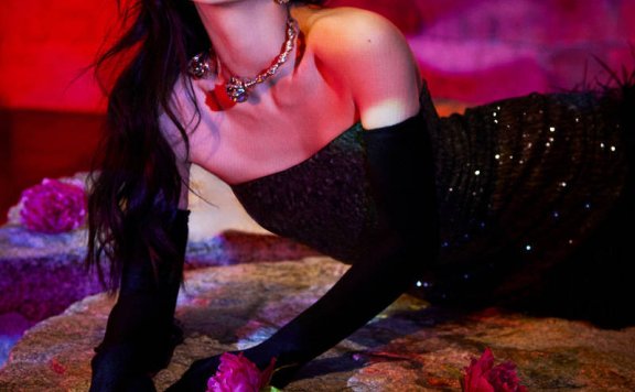 杨颖最新写真媚态迷人!肤白貌美浓妆艳抹太妖艳