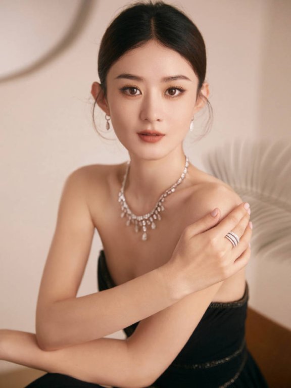 赵丽颖珠宝代言写真高贵靓丽!肤白貌美气质优雅性感撩人