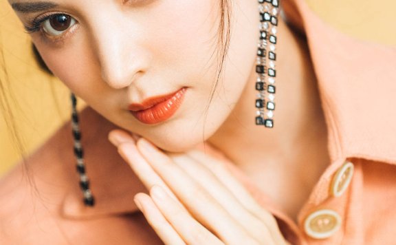 古力娜扎晒新剧婚纱靓图！雪肤玉貌美得令人窒息