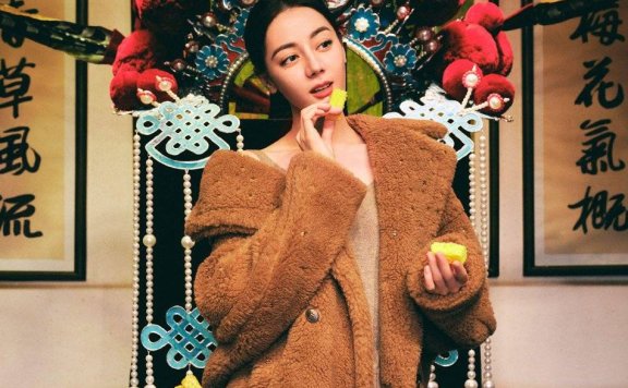 迪丽热巴游西安古城超靓!异域风情高挑身材美得让人窒息