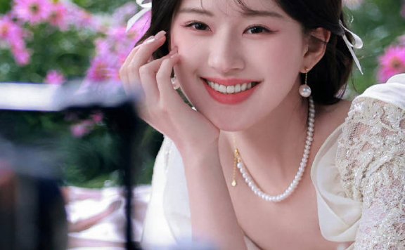 赵露思多巴胺运动风写真大秀小蛮腰!曼妙身材太性感撩人