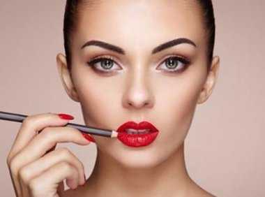 学给自己化妆(学给自己化妆大概多少钱)