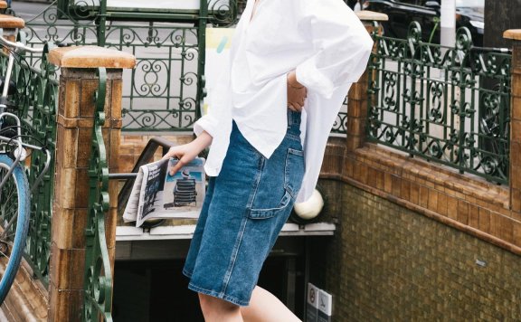 将浪漫惬意刻在骨子里，这位巴黎短发女生的美照，让人更期待秋天的来临