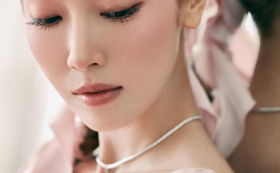 正在韩国女生间流行,好多女团成员喜欢上了紫苏叶刘海