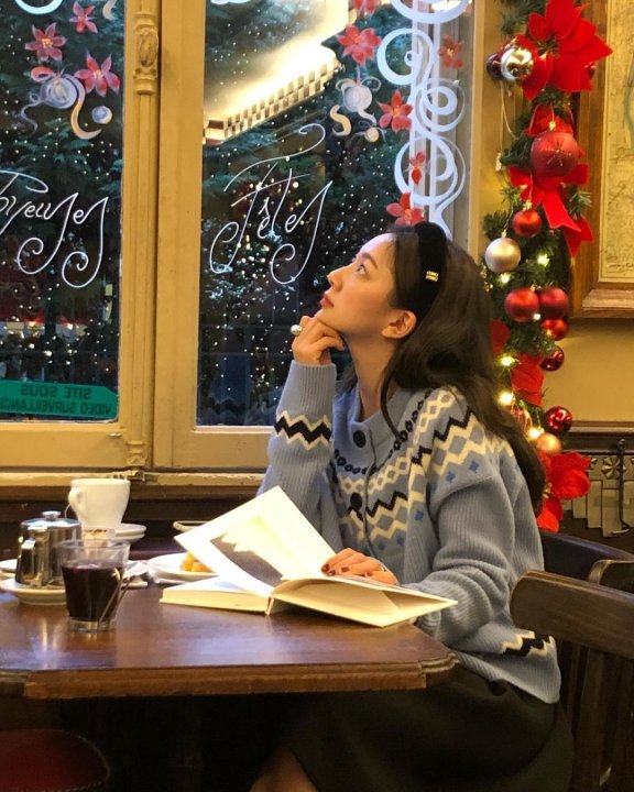 冬季适合来一件费尔岛毛衣,难怪韩国女生每个人都有一件