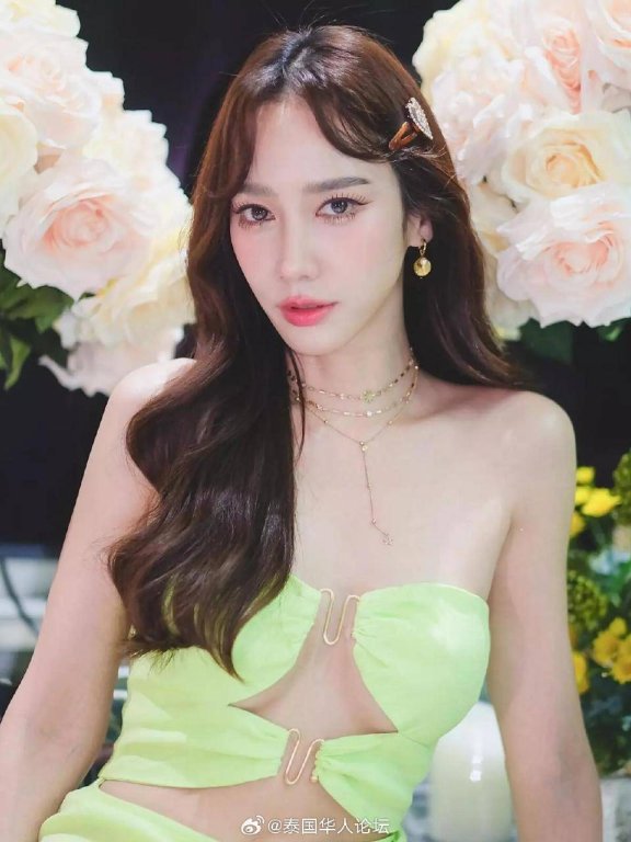 泰星Aump泳装美图身材超棒!肤白貌美大长腿太性感火辣